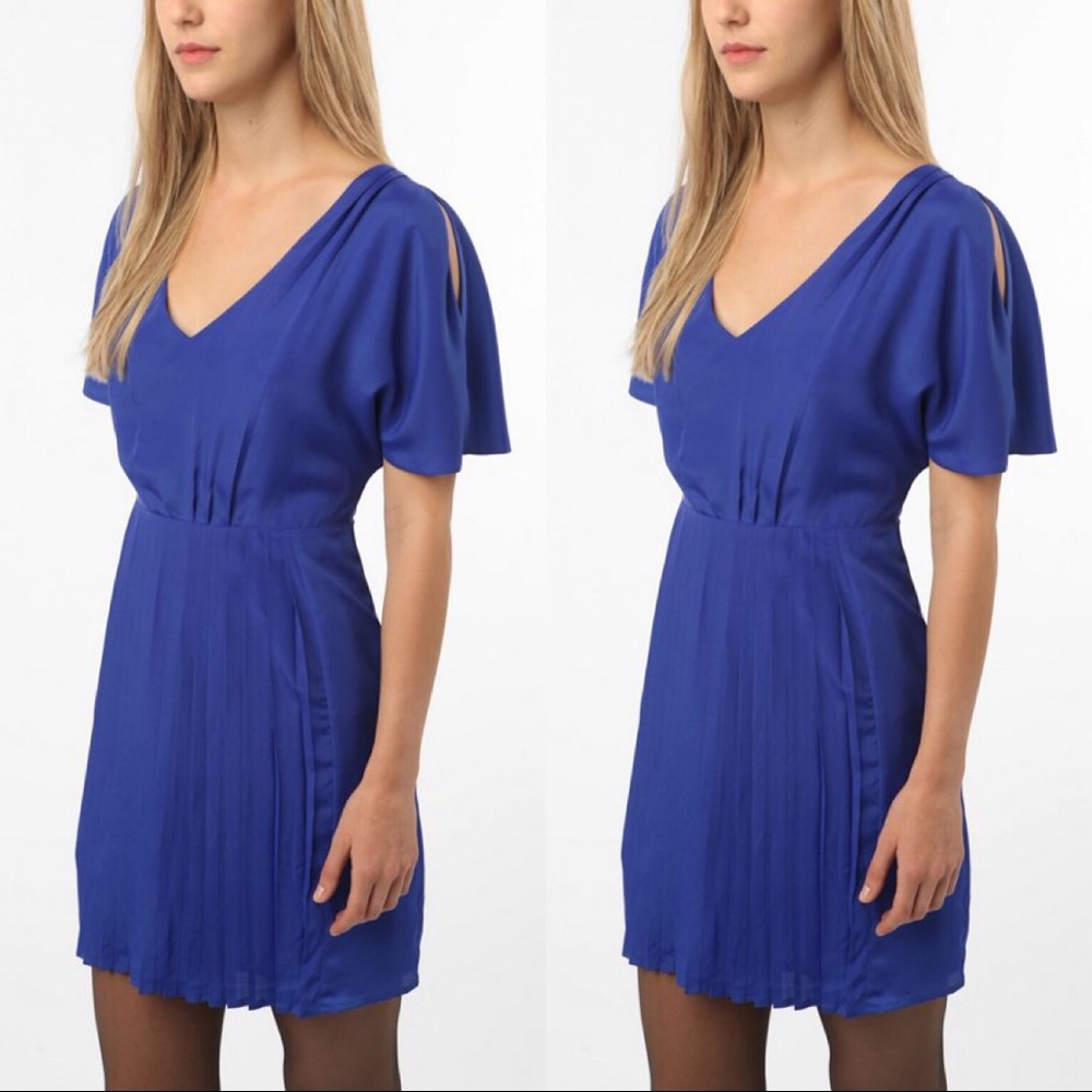 Open Shoulder Blue Dress